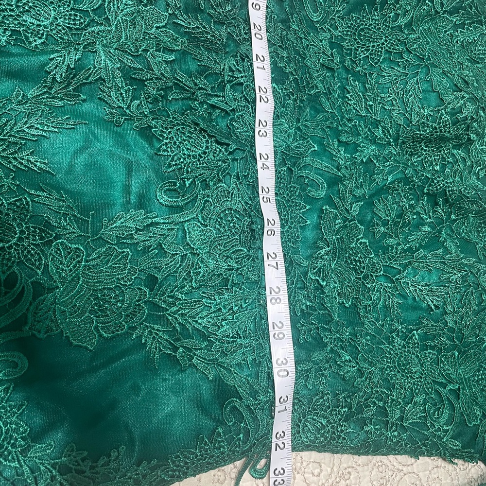 Long Green Color Gown Size 6-8 - Picture 10 of 16